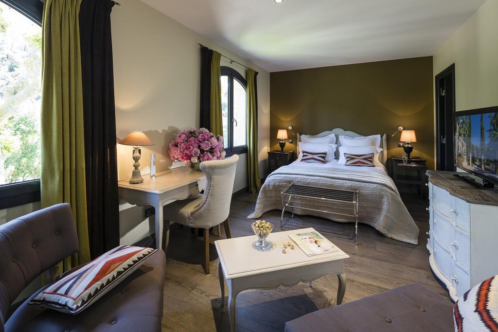 Hostellerie Les Gorges De Pennafort Callas Oda fotoğraf